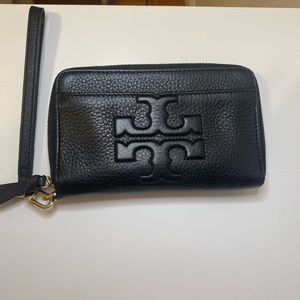 Toy Burch black pebbled leather wristlet